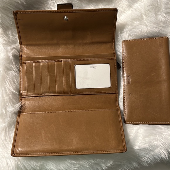 ❗️FINAL❗️ COACH Signature Checkbook Wallet - Picture 5 of 8